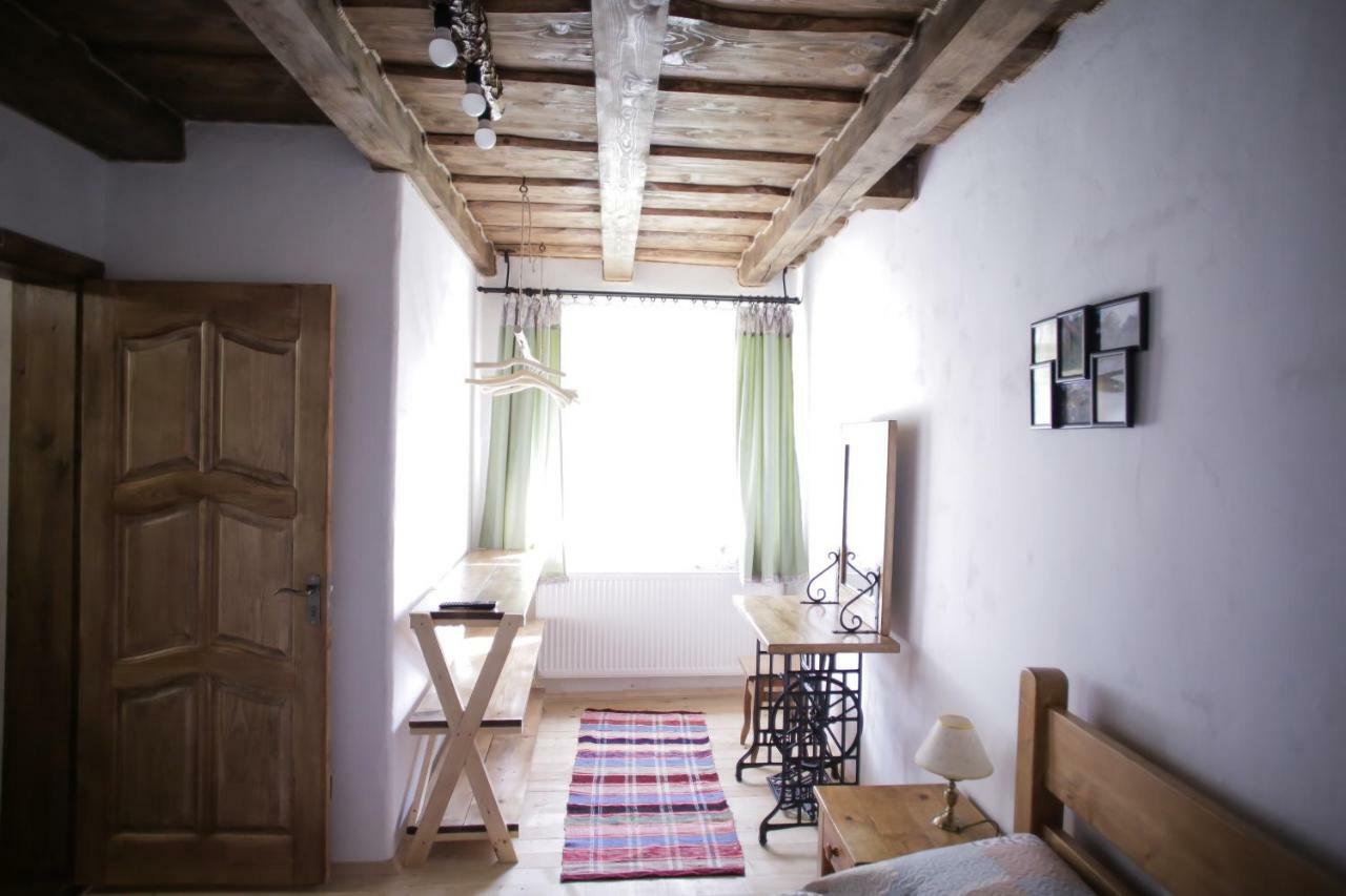 Villa Еко Дім З Соломи Solochyn Esterno foto